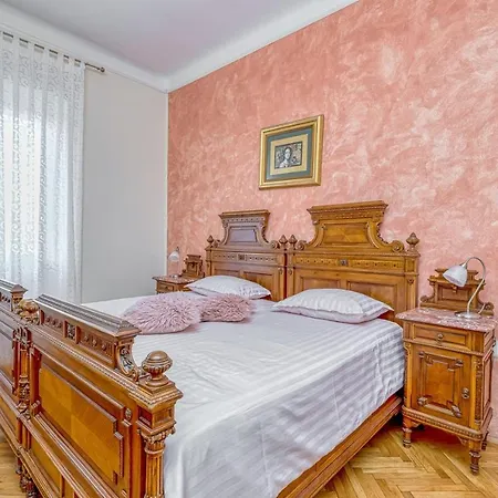 Viking With Sea View Apartment *